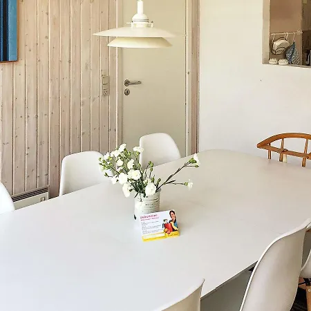 Four Bedroom Holiday In 11