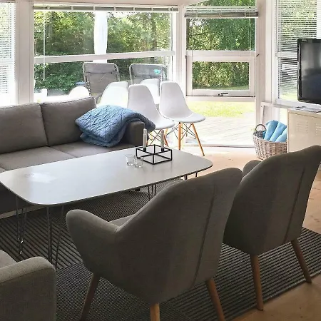 Four Bedroom Holiday In 11 * Hals
