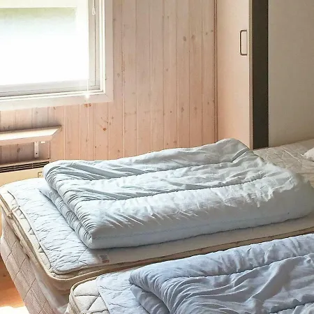 Four Bedroom Holiday In 11 *