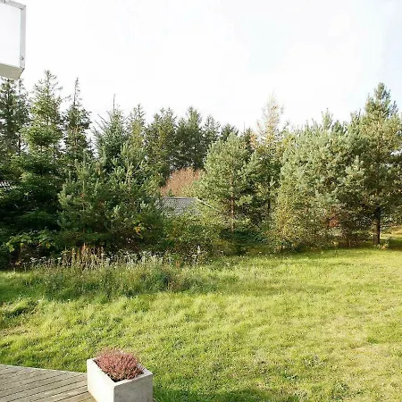 Four Bedroom Holiday In 11 Hals
