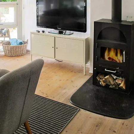 Four Bedroom Holiday In 11