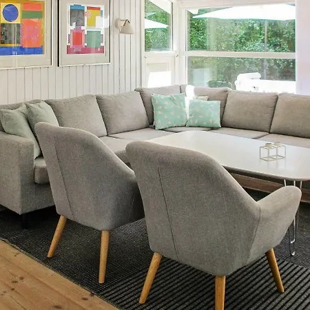 Four Bedroom Holiday In 11