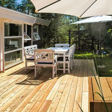Four Bedroom Holiday In 11 Hals